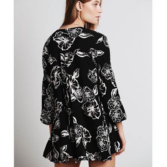Free People Black Floral Print Swing Tunic size small - Picture 4 of 6
